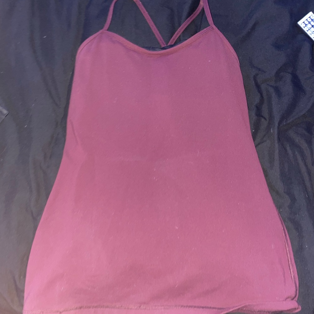 Lululemon maroon tank top with built in bra